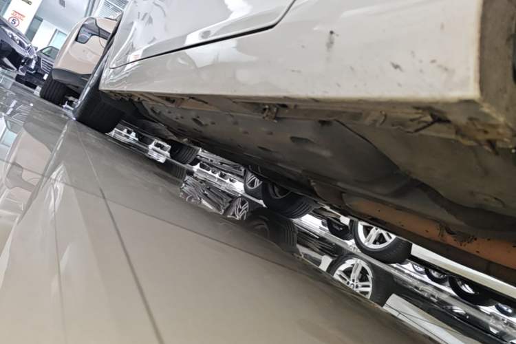 Used Toyota Reiz 2013 2.5S Elite Edition Right Side Sill