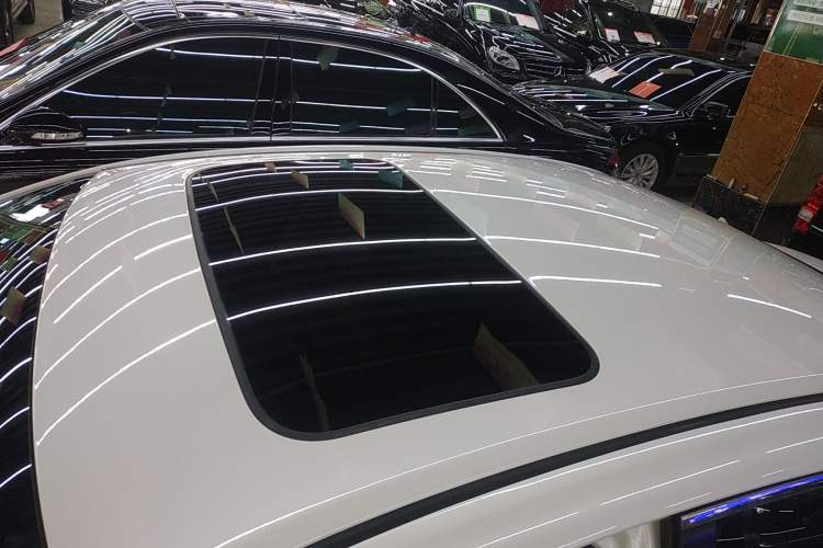 Used Toyota Reiz 2013 2.5V Elite Edition Roof