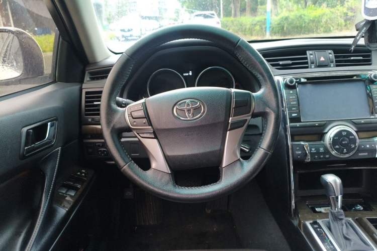 Used Toyota Reiz 2013 2.5V Elite Edition Steering Wheel