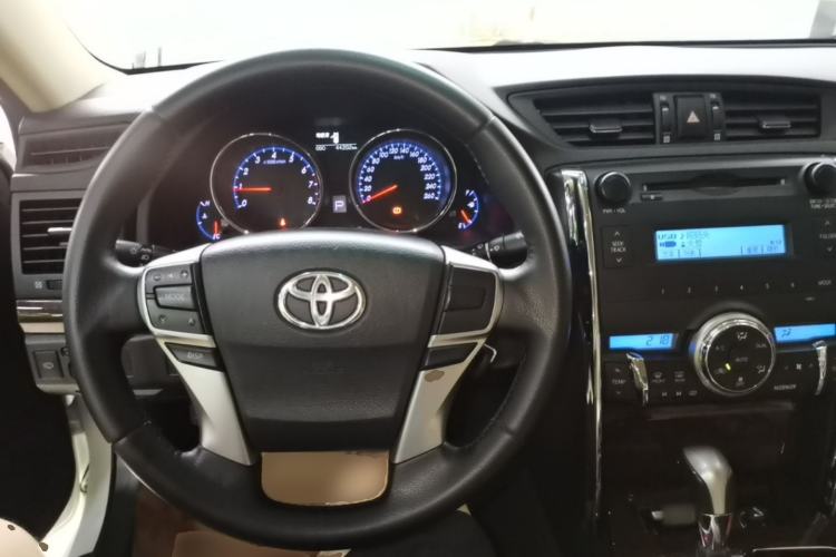Used Toyota Reiz 2013 2.5V Elite Edition Steering Wheel