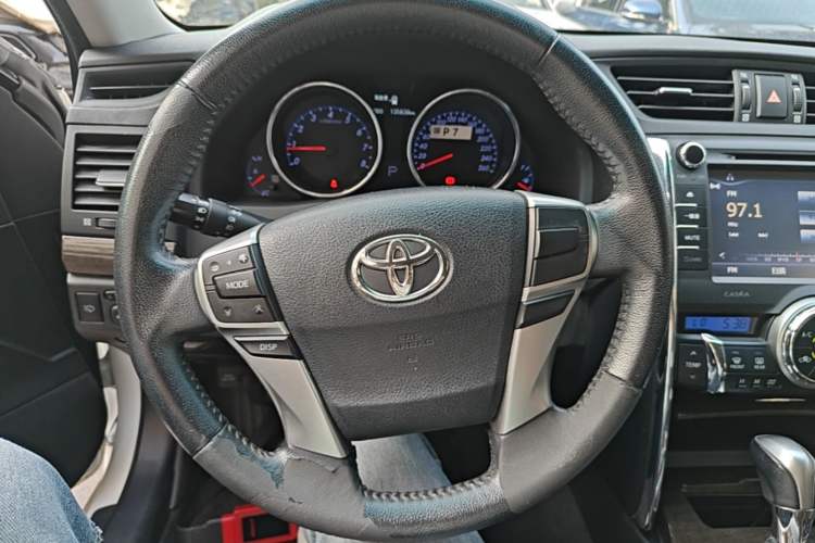 Used Toyota Reiz 2013 2.5V Elite Edition Steering Wheel