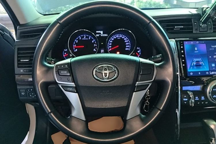 Used Toyota Reiz 2013 2.5V Elite Edition Steering Wheel