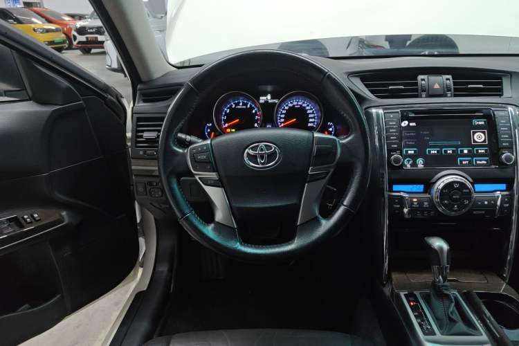 Used Toyota Reiz 2013 2.5V Elite Edition Steering Wheel