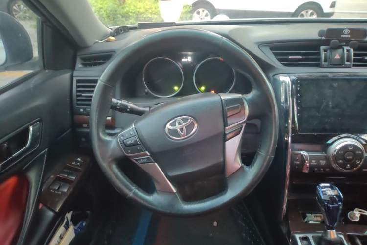 Used Toyota Reiz 2013 2.5V Elite Edition Steering Wheel