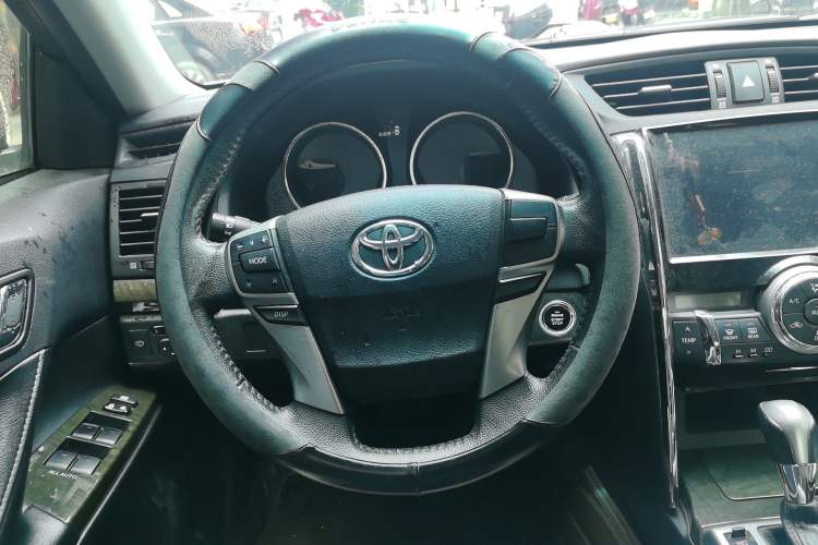 Used Toyota Reiz 2013 2.5V Elite Edition Steering Wheel