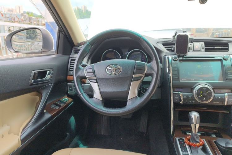 Used Toyota Reiz 2013 2.5V Elite Edition Steering Wheel
