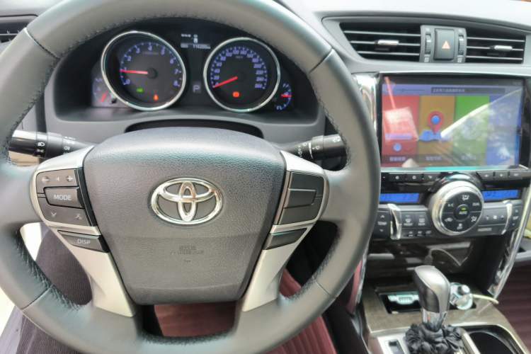 Used Toyota Reiz 2013 2.5V Elite Edition Steering Wheel