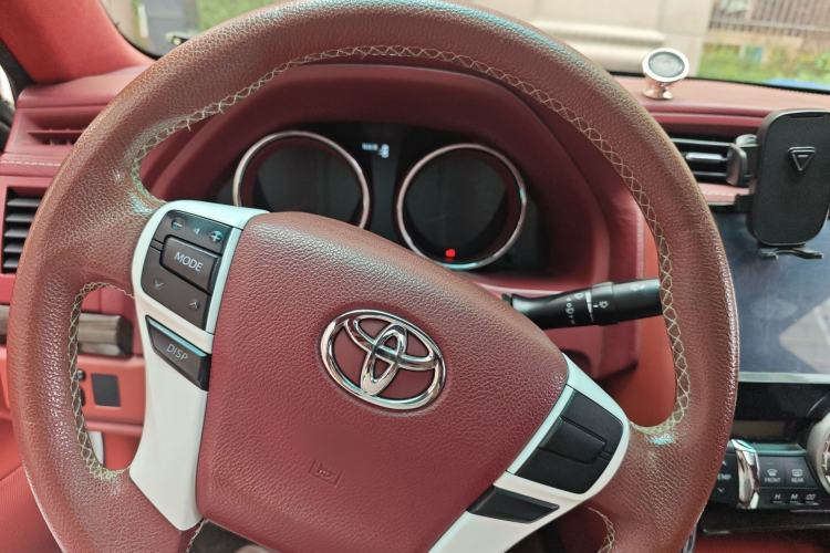 Used Toyota Reiz 2013 2.5V Elite Edition Steering Wheel