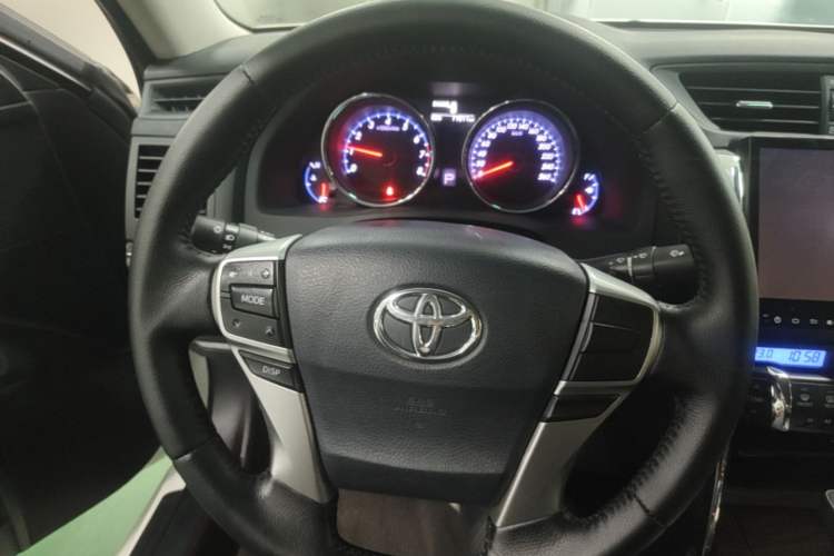 Used Toyota Reiz 2013 2.5V Elite Edition Steering Wheel