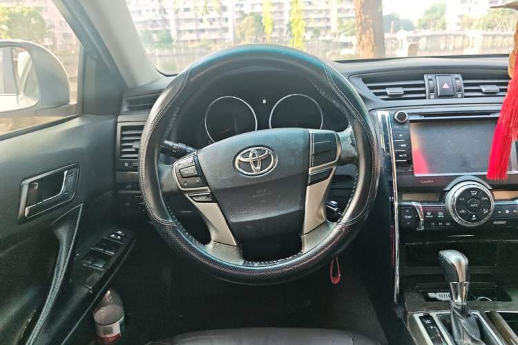 Used Toyota Reiz 2013 2.5V Elite Edition Steering Wheel