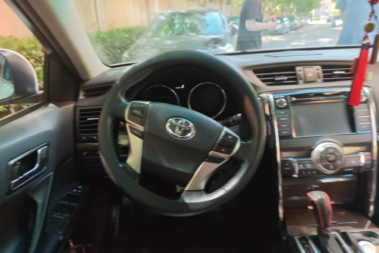 Used Toyota Reiz 2013 2.5V Luxury Navigation Edition Steering Wheel