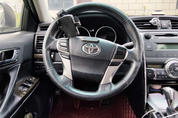 Used Toyota Reiz 2013 2.5V Elite Edition Steering Wheel