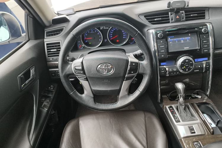 Used Toyota Reiz 2013 2.5V Supreme Edition Steering Wheel