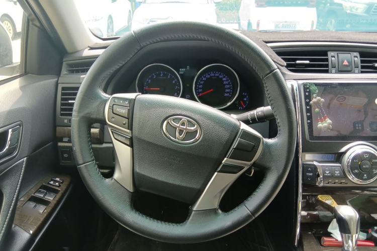 Used Toyota Reiz 2013 2.5V Elite Edition Steering Wheel