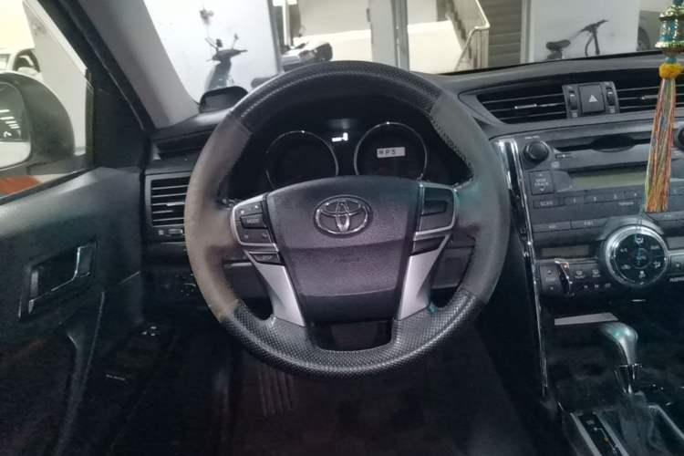 Used Toyota Reiz 2013 2.5V Elite Edition Steering Wheel
