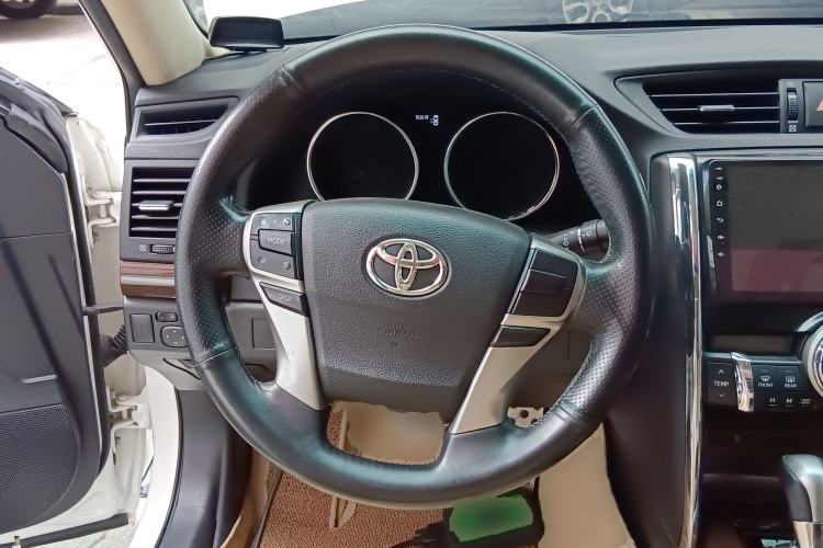 Used Toyota Reiz 2013 2.5V Elite Edition Steering Wheel