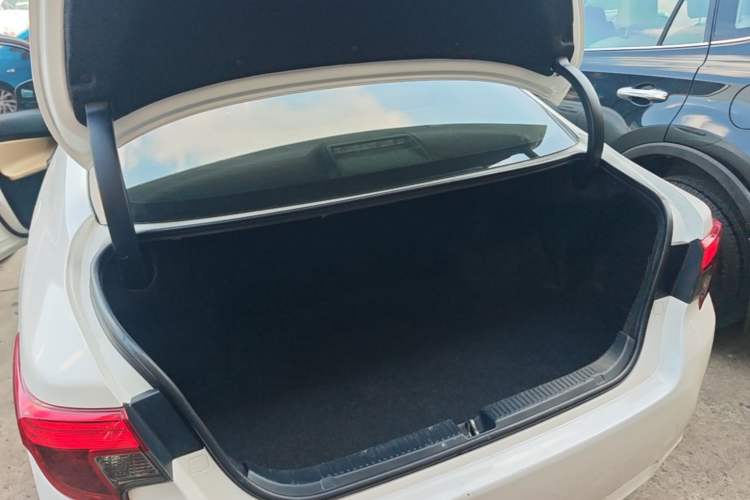 Used Toyota Reiz 2013 2.5V Shangrui Edition Trunk