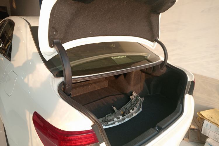 Used Toyota Reiz 2013 2.5V Elite Edition Trunk