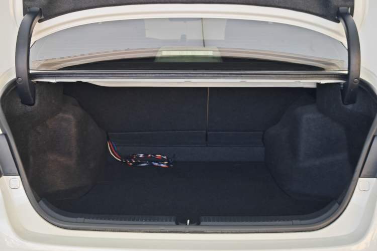 Used Toyota Reiz 2013 2.5V Elite Edition Trunk