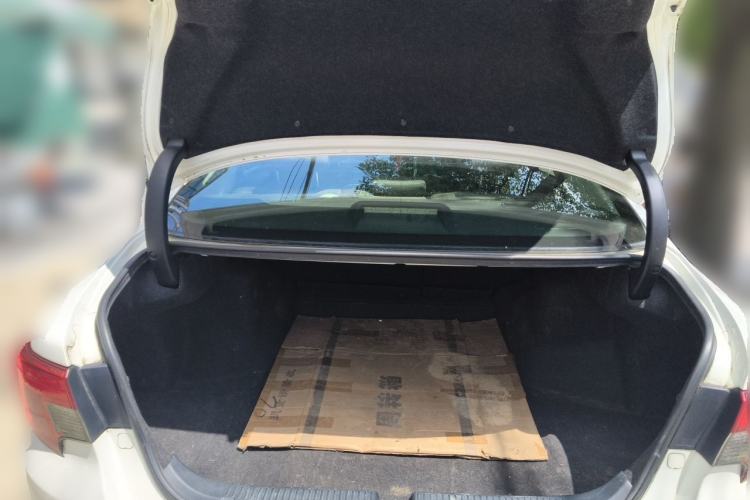 Used Toyota Reiz 2013 2.5V Luxury Navigation Edition Trunk
