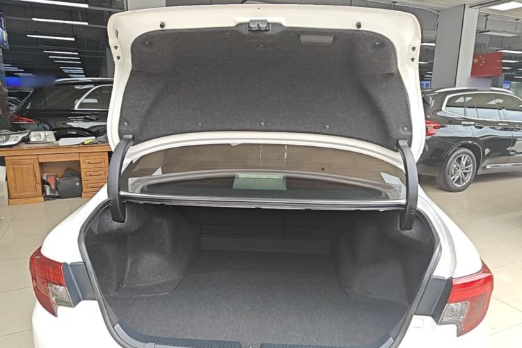 Used Toyota Reiz 2013 2.5V Elite Edition Trunk