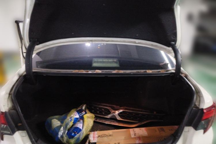 Used Toyota Reiz 2013 2.5V Elite Edition Trunk