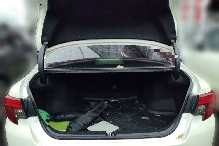 Used Toyota Reiz 2013 2.5V Elite Edition Trunk