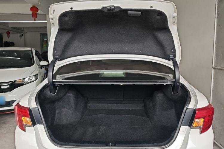 Used Toyota Reiz 2013 2.5V Elite Edition Trunk