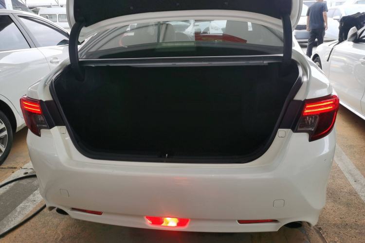 Used Toyota Reiz 2013 2.5V Shangrui Edition Trunk