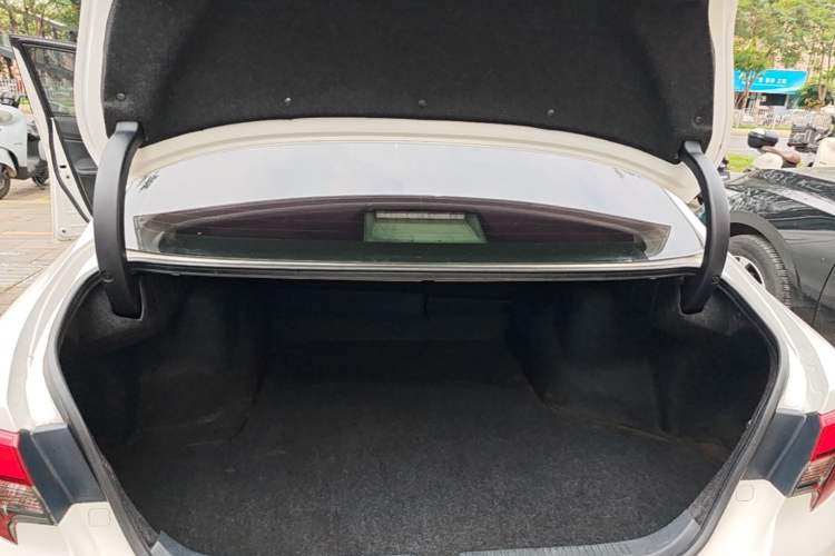 Used Toyota Reiz 2013 2.5S Elite Edition Trunk