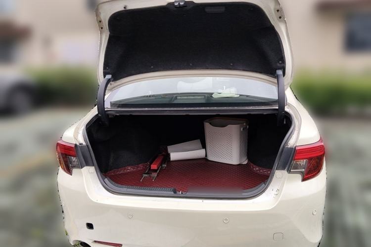 Used Toyota Reiz 2013 2.5V Elite Edition Trunk
