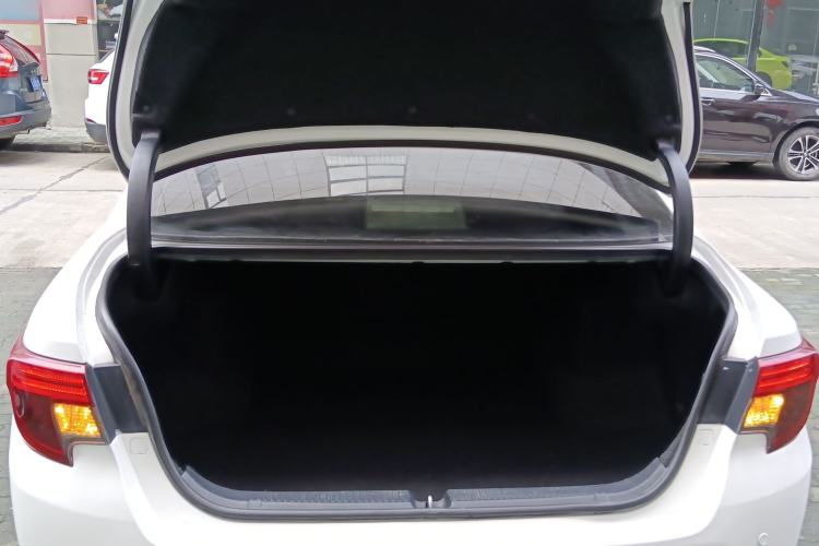 Used Toyota Reiz 2013 2.5V Elite Edition Trunk