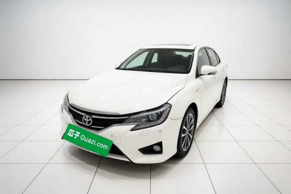 Toyota Reiz 2013