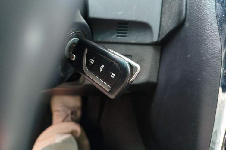 Used Toyota Reiz 2013 2.5V Elite Edition Vehicle Key