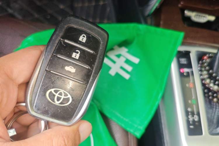 Used Toyota Reiz 2013 2.5S Elite Edition Vehicle Key