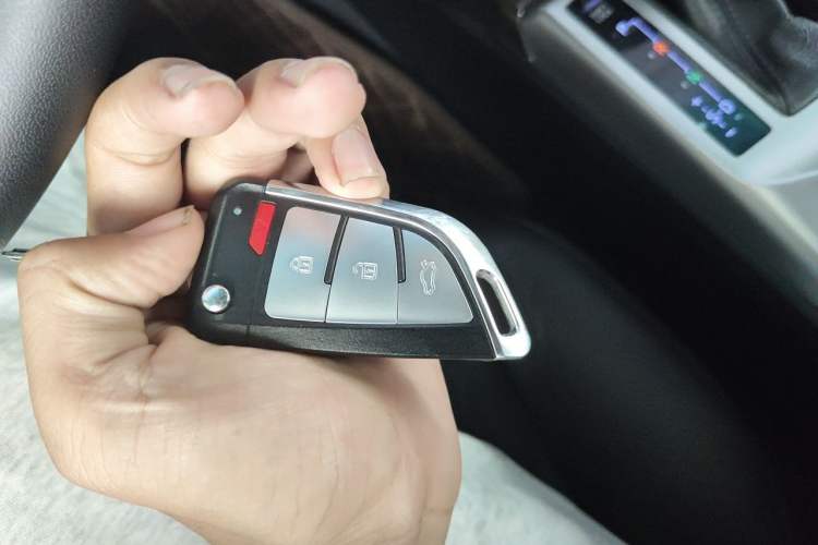 Used Toyota Reiz 2013 2.5V Elite Edition Vehicle Key