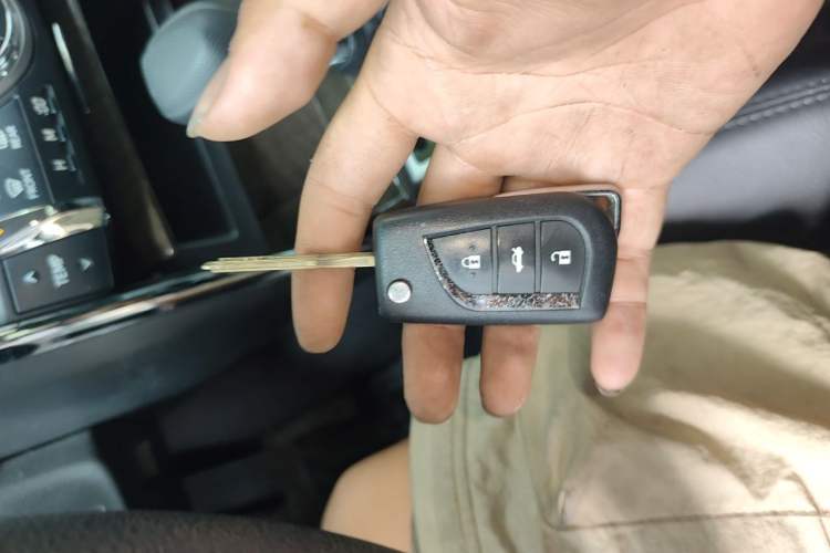 Used Toyota Reiz 2013 2.5S Elite Edition Vehicle Key