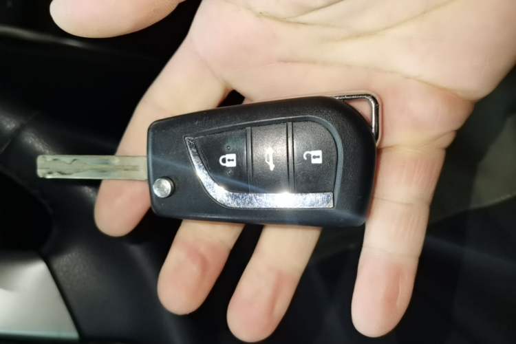 Used Toyota Reiz 2013 2.5V Elite Edition Vehicle Key