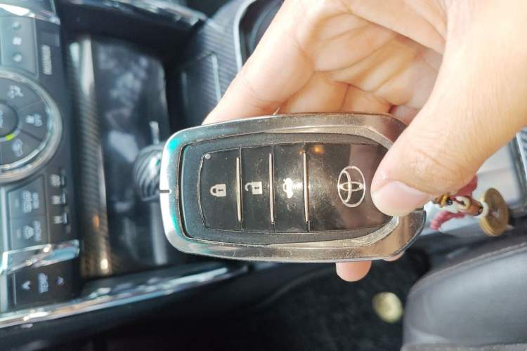 Used Toyota Reiz 2013 2.5V Shangrui Edition Vehicle Key