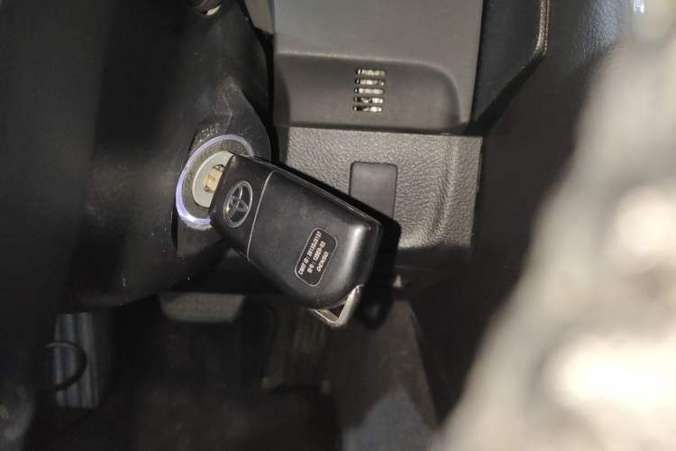 Used Toyota Reiz 2013 2.5V Elite Edition Vehicle Key