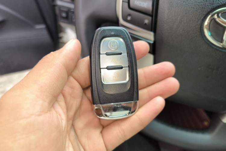 Used Toyota Reiz 2013 2.5V Elite Edition Vehicle Key