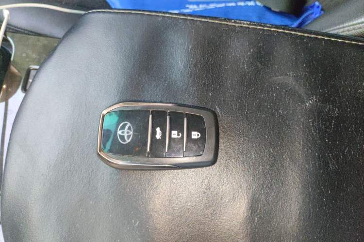 Used Toyota Reiz 2013 2.5V Shangrui Edition Vehicle Key