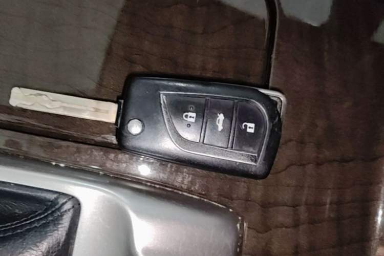 Used Toyota Reiz 2013 2.5S Elite Edition Vehicle Key