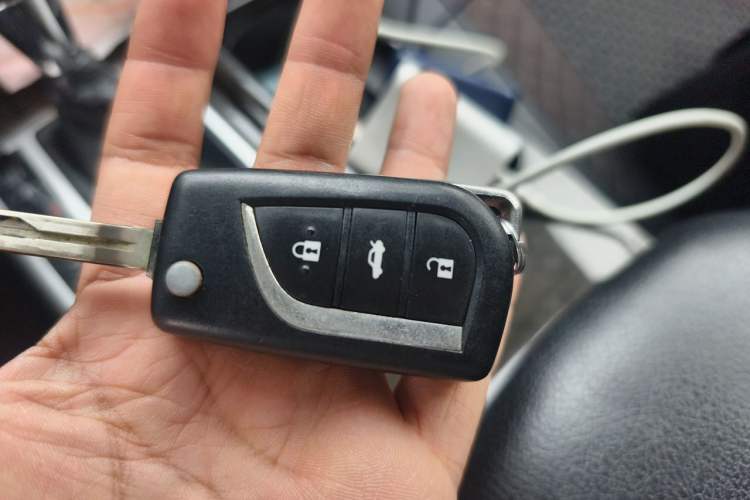 Used Toyota Reiz 2013 2.5S Elite Edition Vehicle Key