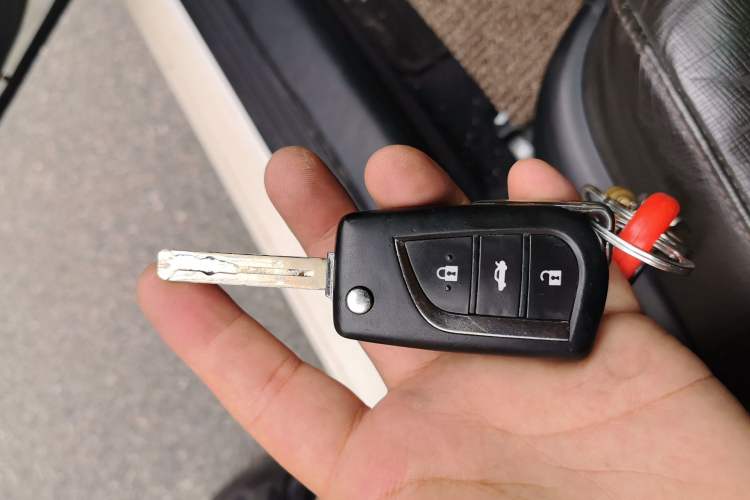 Used Toyota Reiz 2013 2.5V Elite Edition Vehicle Key