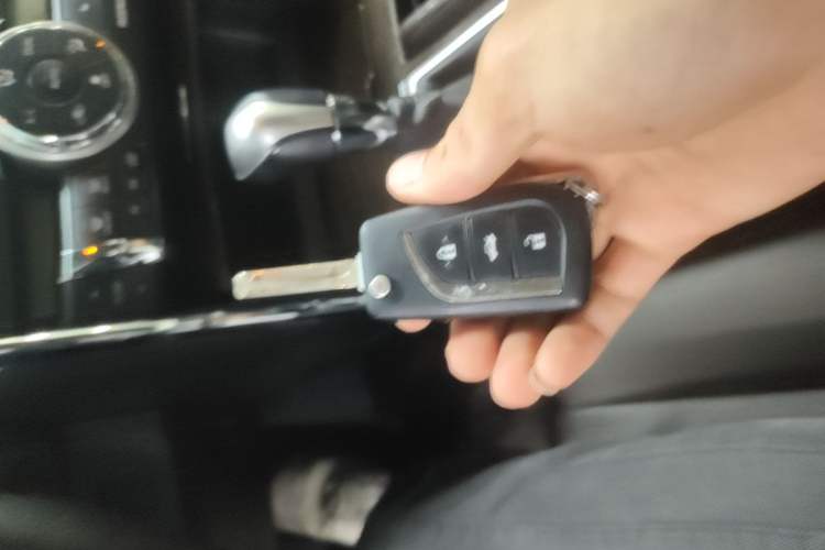 Used Toyota Reiz 2013 2.5V Elite Edition Vehicle Key