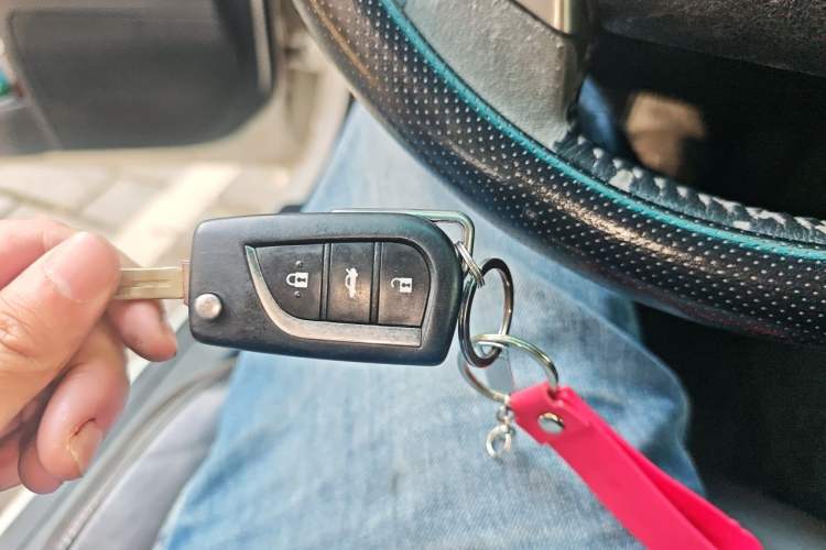 Used Toyota Reiz 2013 2.5V Elite Edition Vehicle Key