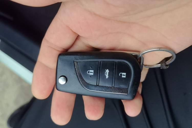 Used Toyota Reiz 2013 2.5S Elite Edition Vehicle Key