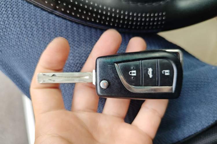 Used Toyota Reiz 2013 2.5V Elite Edition Vehicle Key