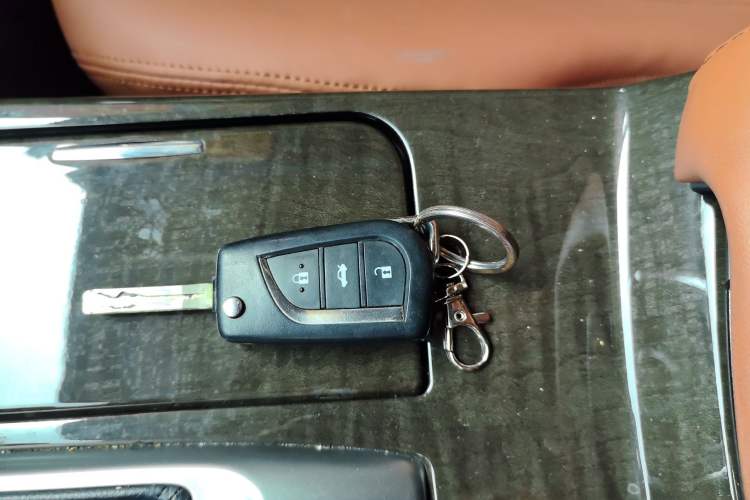 Used Toyota Reiz 2013 2.5S Elite Edition Vehicle Key